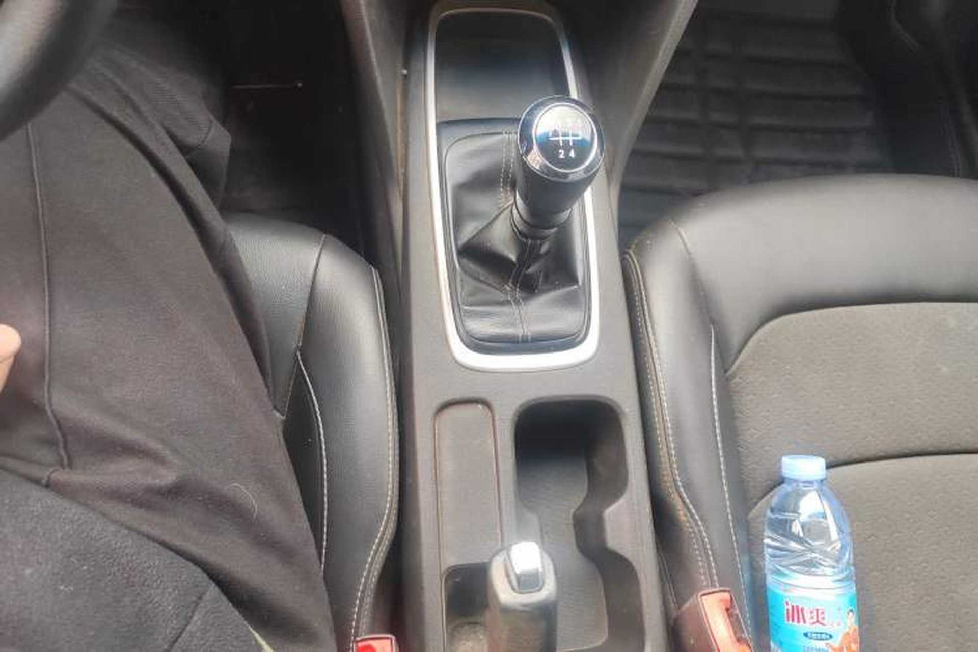 Used Chevrolet Cavalier 2016 1.5L Manual Xinyue Edition Gear Lever