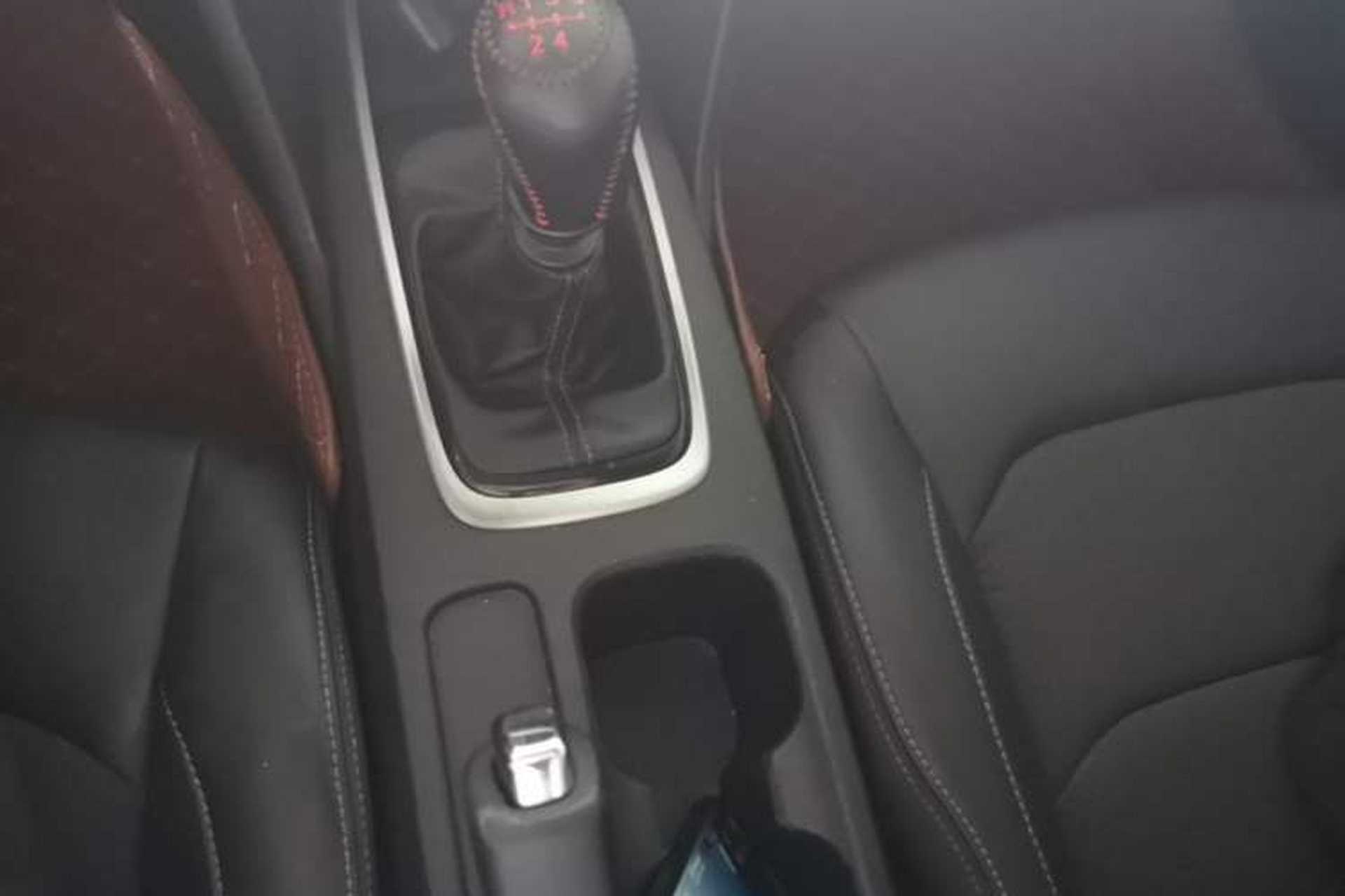 Used Chevrolet Cavalier 2016 1.5L Manual Xinyue Edition Gear Lever