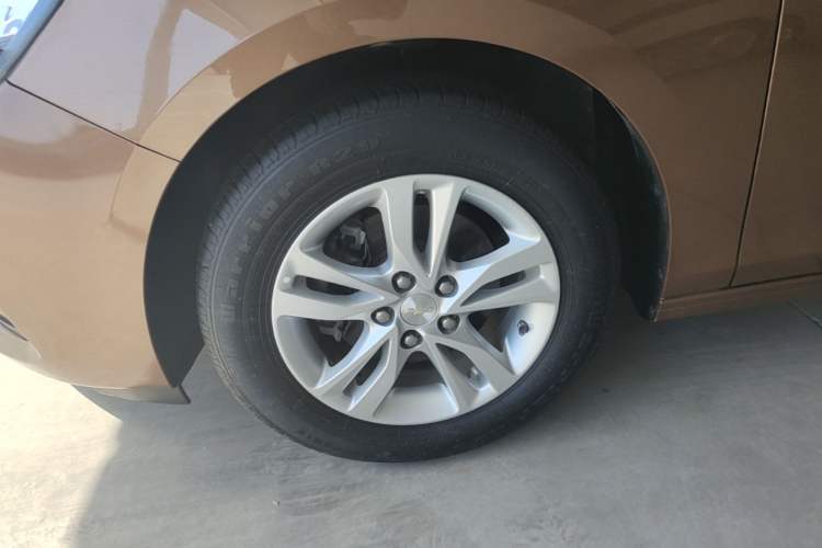 Used Chevrolet Cavalier 2016 1.5L Automatic Xinyue Edition Left Front Wheel Hub