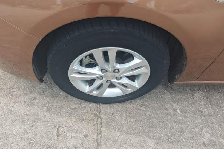 Used Chevrolet Cavalier 2016 1.5L Automatic Xinyue Edition Left Front Wheel Hub