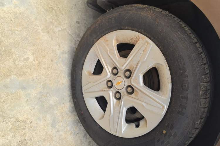 Used Chevrolet Cavalier 2016 1.5L Manual Enjoyment Edition Left Front Wheel Hub