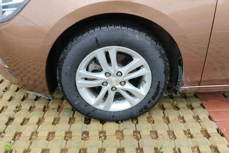 Used Chevrolet Cavalier 2016 1.5L Automatic Xinyue Edition Left Front Wheel Hub