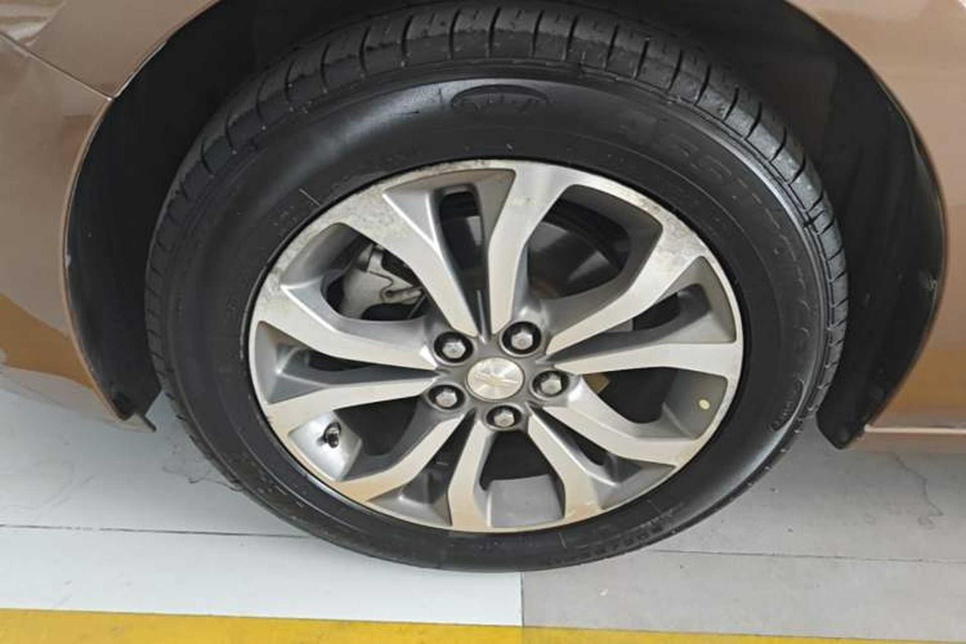 Used Chevrolet Cavalier 2016 1.5L Automatic Xinsong Edition Left Front Wheel Hub