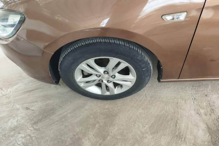 Used Chevrolet Cavalier 2016 1.5L Automatic Xinyue Edition Left Front Wheel Hub