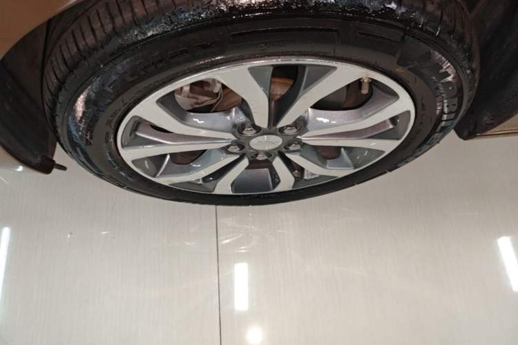 Used Chevrolet Cavalier 2016 1.5L Automatic Xinsong Edition Left Front Wheel Hub