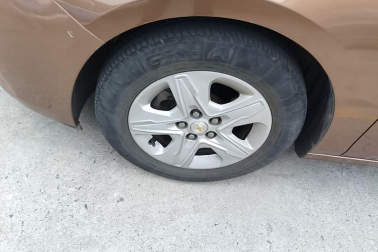 Used Chevrolet Cavalier 2016 1.5L Manual Enjoyment Edition Left Front Wheel Hub