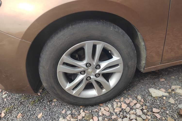 Used Chevrolet Cavalier 2016 1.5L Manual Xinyue Edition Left Front Wheel Hub