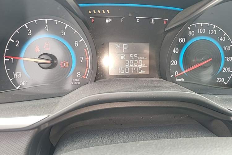 Used Chevrolet Cavalier 2016 1.5L Automatic Xinyue Edition Odometer Close Up