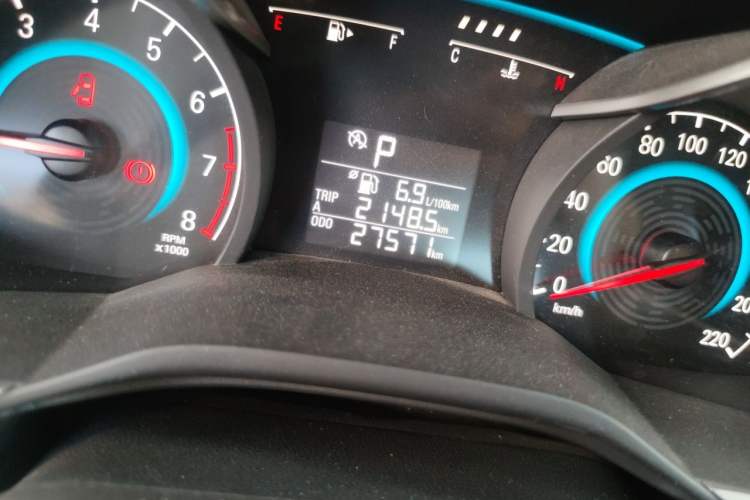Used Chevrolet Cavalier 2016 1.5L Automatic Xinyue Edition Odometer Close Up