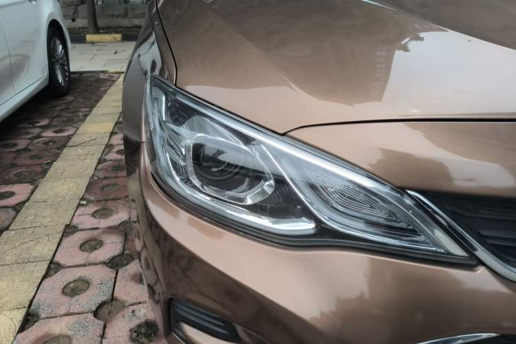 Used Chevrolet Cavalier 2016 1.5L Automatic Xinyue Edition Right Front Headlight
