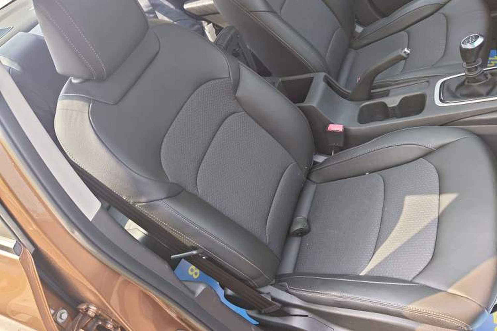 Used Chevrolet Cavalier 2016 1.5L Manual Xinyue Edition Right Front Seat