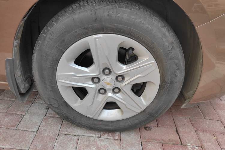 Used Chevrolet Cavalier 2016 1.5L Automatic Enjoyment Edition Right Front Wheel Hub