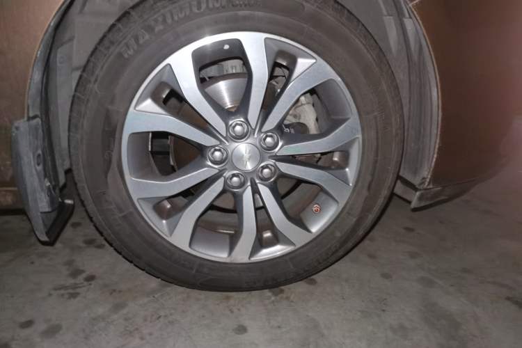 Used Chevrolet Cavalier 2016 1.5L Automatic Xinsong Edition Right Front Wheel Hub