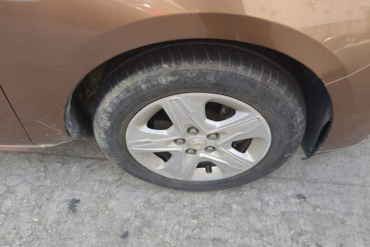 Used Chevrolet Cavalier 2016 1.5L Automatic Enjoyment Edition Right Front Wheel Hub