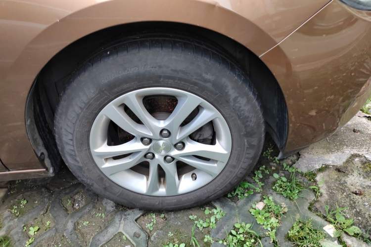 Used Chevrolet Cavalier 2016 1.5L Automatic Xinyue Edition Right Front Wheel Hub