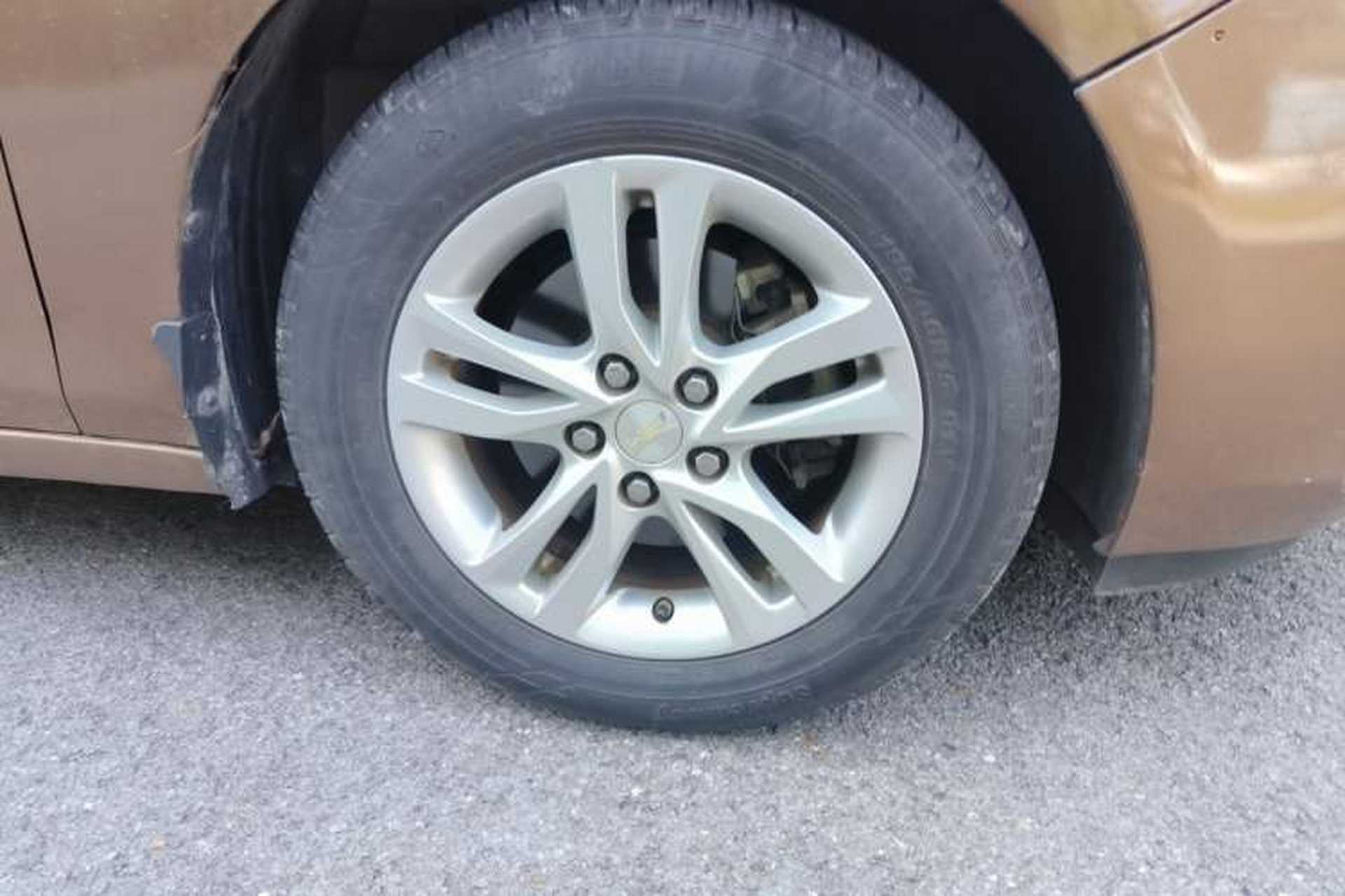Used Chevrolet Cavalier 2016 1.5L Automatic Xinyue Edition Right Front Wheel Hub