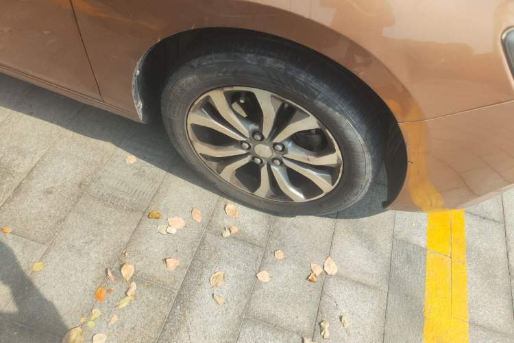 Used Chevrolet Cavalier 2016 1.5L Automatic Xinsong Edition Right Front Wheel Hub