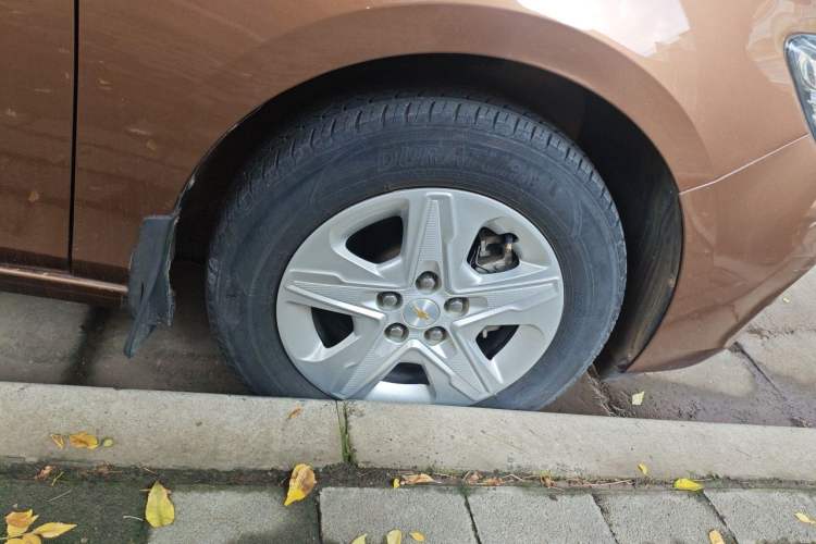 Used Chevrolet Cavalier 2016 1.5L Automatic Enjoyment Edition Right Front Wheel Hub