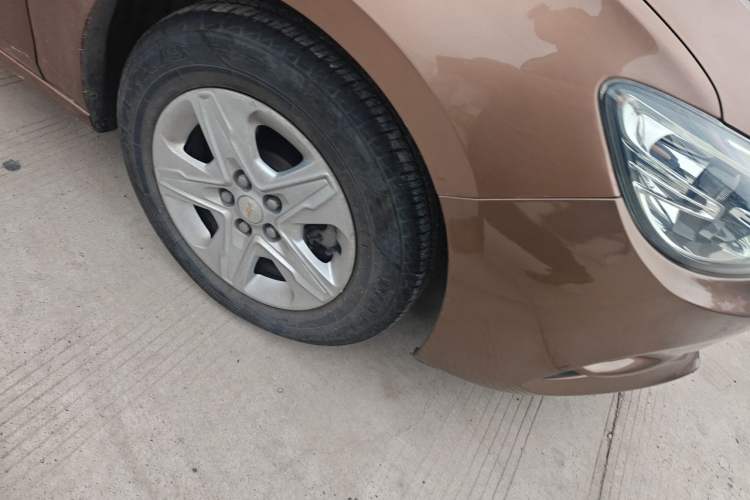 Used Chevrolet Cavalier 2016 1.5L Manual Enjoyment Edition Right Front Wheel Hub
