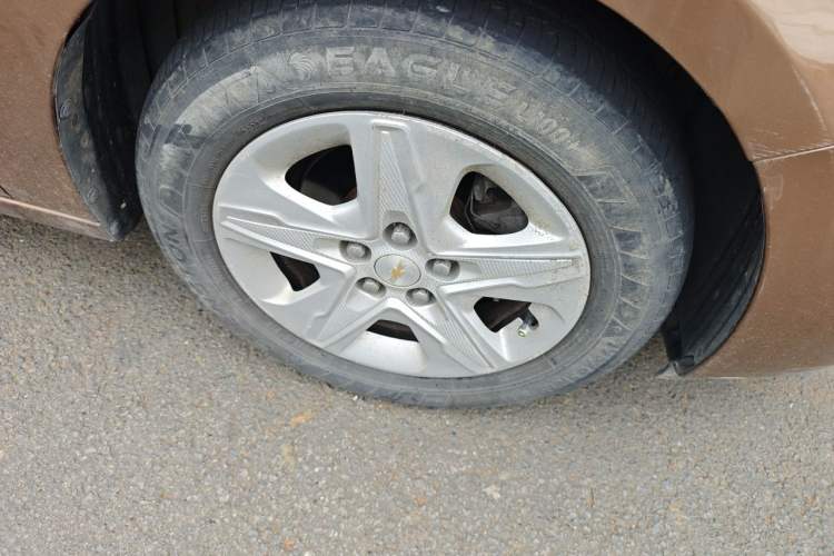 Used Chevrolet Cavalier 2016 1.5L Manual Enjoyment Edition Right Front Wheel Hub