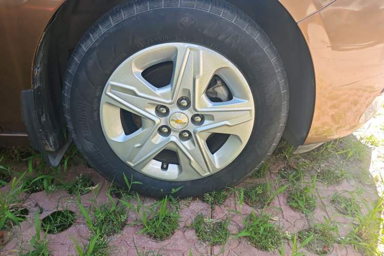 Used Chevrolet Cavalier 2016 1.5L Automatic Enjoyment Edition Right Front Wheel Hub