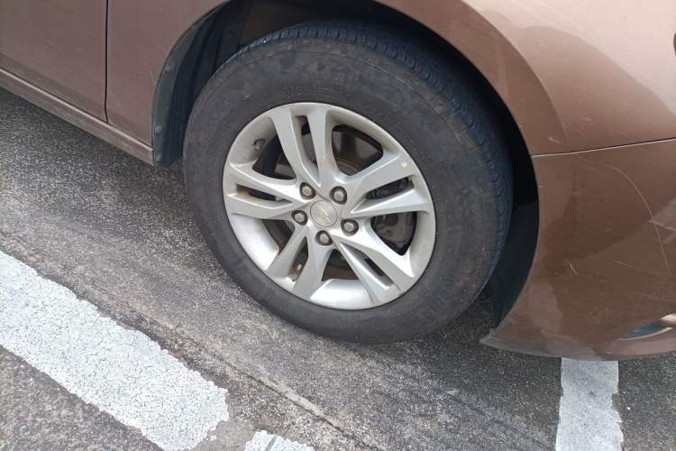Used Chevrolet Cavalier 2016 1.5L Automatic Xinyue Edition Right Front Wheel Hub
