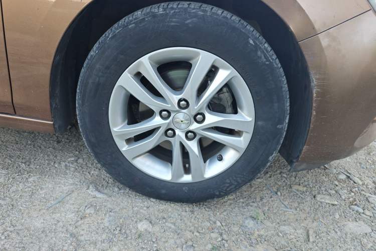 Used Chevrolet Cavalier 2016 1.5L Automatic Xinyue Edition Right Front Wheel Hub