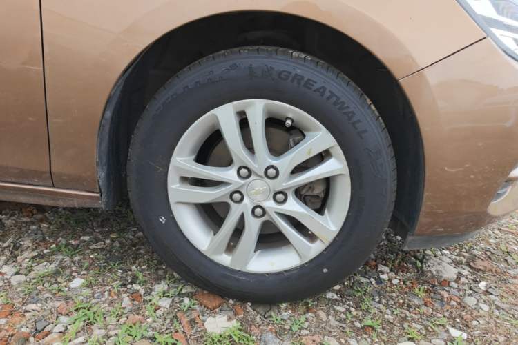 Used Chevrolet Cavalier 2016 1.5L Automatic Xinyue Edition Right Front Wheel Hub