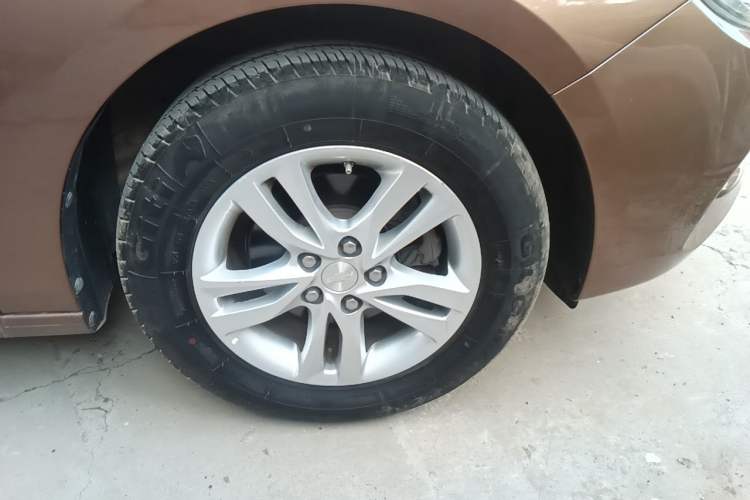 Used Chevrolet Cavalier 2016 1.5L Automatic Xinyue Edition Right Front Wheel Hub