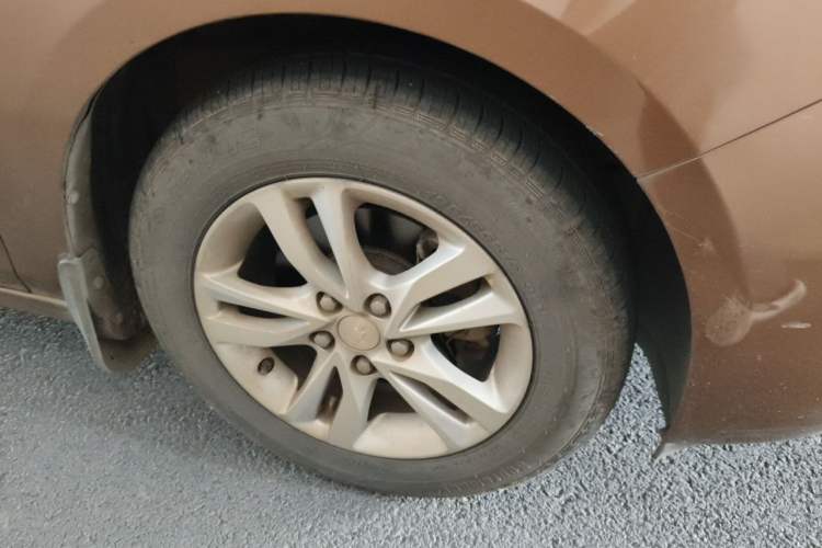 Used Chevrolet Cavalier 2016 1.5L Automatic Xinyue Edition Right Front Wheel Hub