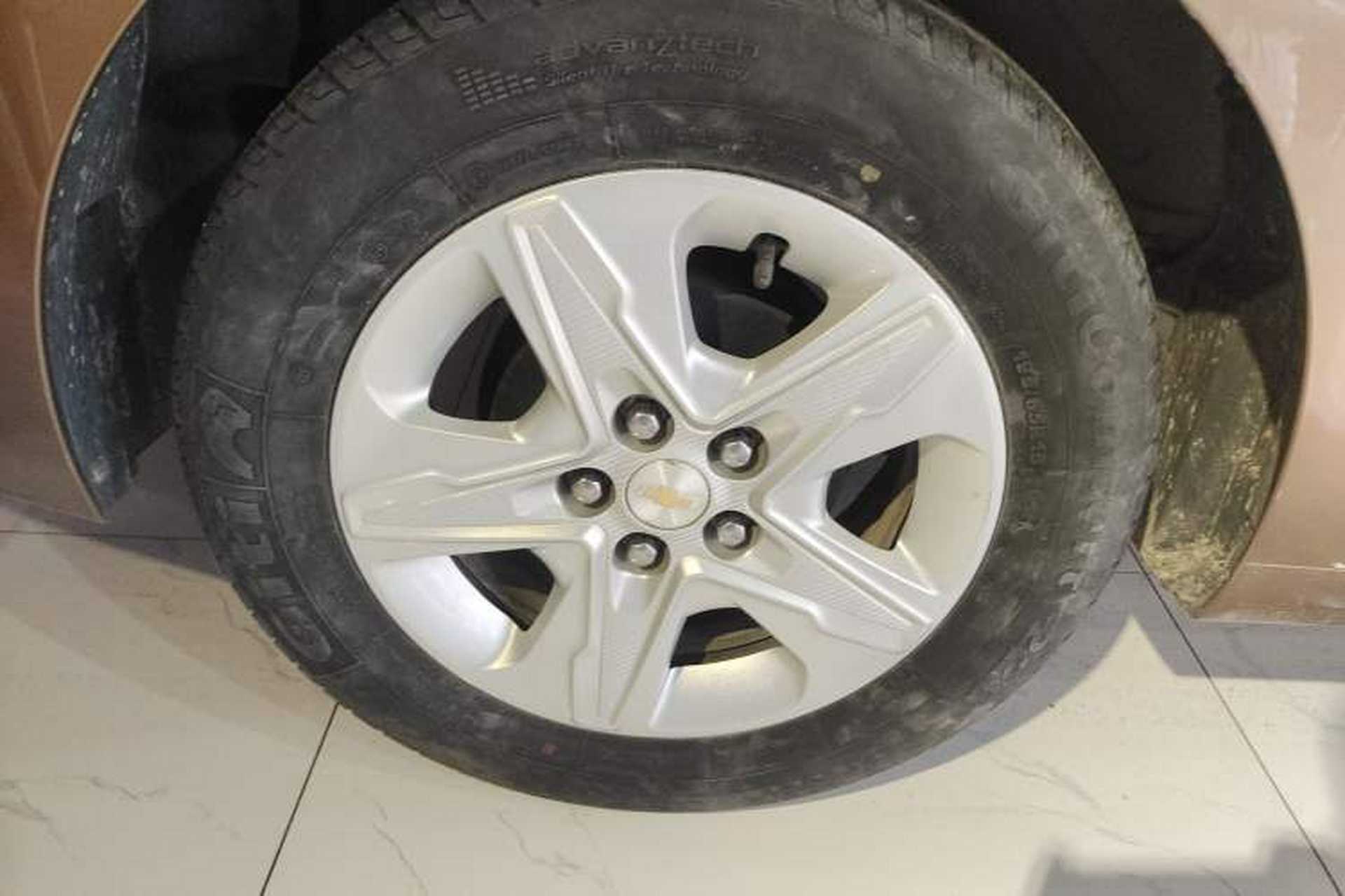 Used Chevrolet Cavalier 2016 1.5L Manual Enjoyment Edition Right Rear Wheel Hub