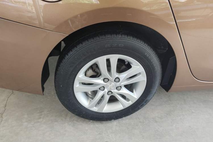 Used Chevrolet Cavalier 2016 1.5L Automatic Xinyue Edition Right Rear Wheel Hub