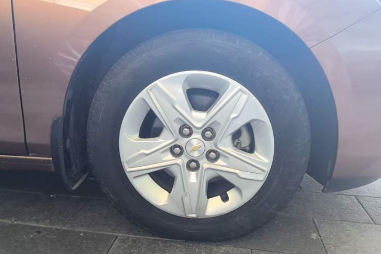 Used Chevrolet Cavalier 2016 1.5L Automatic Enjoyment Edition Right Rear Wheel Hub