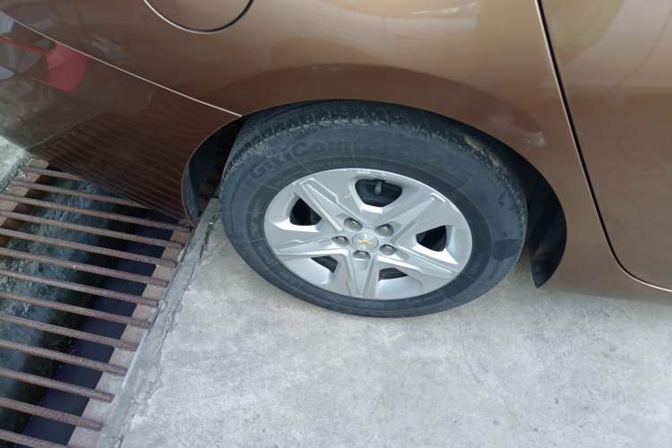 Used Chevrolet Cavalier 2016 1.5L Manual Enjoyment Edition Right Rear Wheel Hub