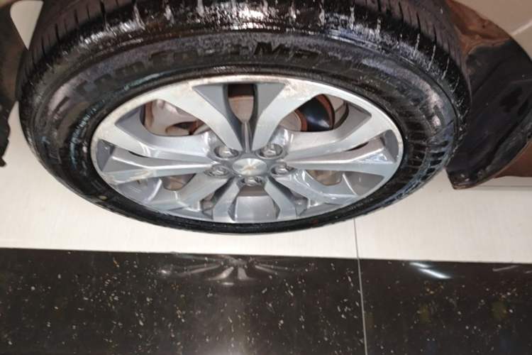 Used Chevrolet Cavalier 2016 1.5L Automatic Xinsong Edition Right Rear Wheel Hub