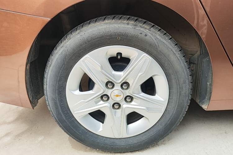 Used Chevrolet Cavalier 2016 1.5L Automatic Enjoyment Edition Right Rear Wheel Hub