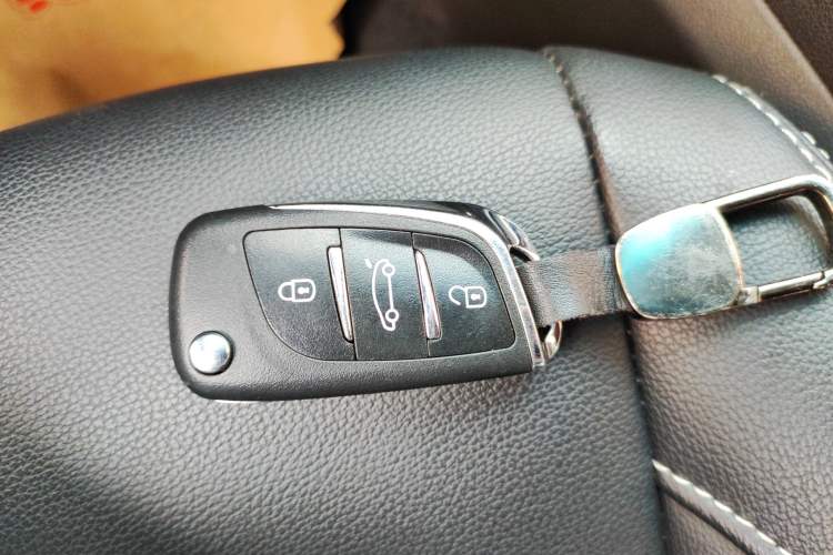 Used Chevrolet Cavalier 2016 1.5L Automatic Enjoyment Edition Vehicle Key