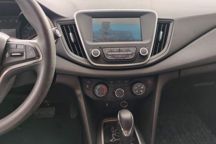 Used Chevrolet Cavalier 2016 1.5L Automatic Xinyue Edition Audio And AC Panel