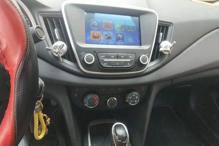 Used Chevrolet Cavalier 2016 1.5L Automatic Xinyue Edition Audio And AC Panel