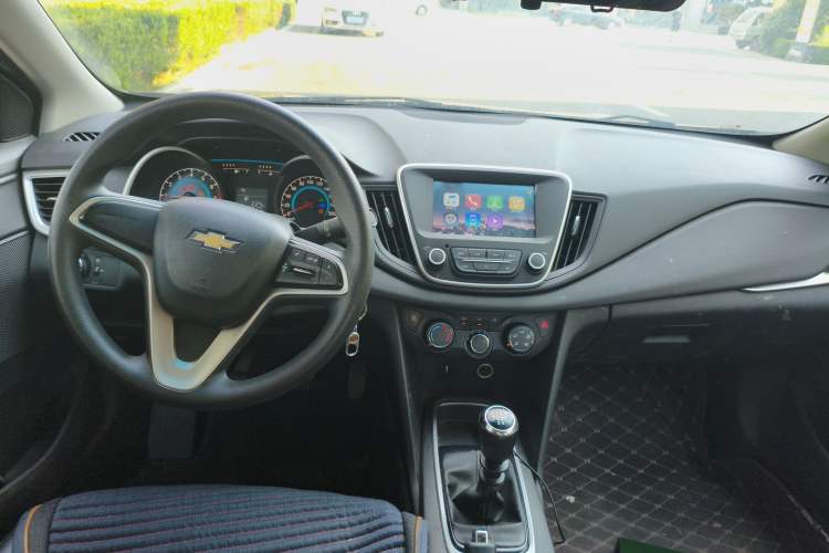 Used Chevrolet Cavalier 2016 1.5L Manual Xinyue Edition Center Console