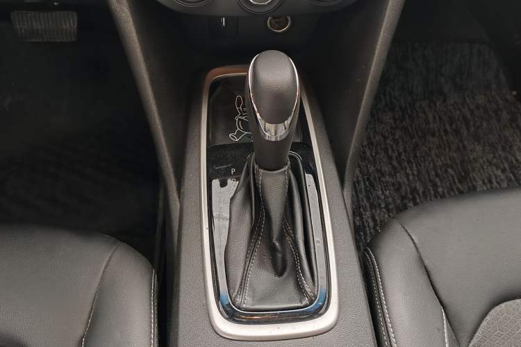 Used Chevrolet Cavalier 2016 1.5L Automatic Xinyue Edition Gear Lever