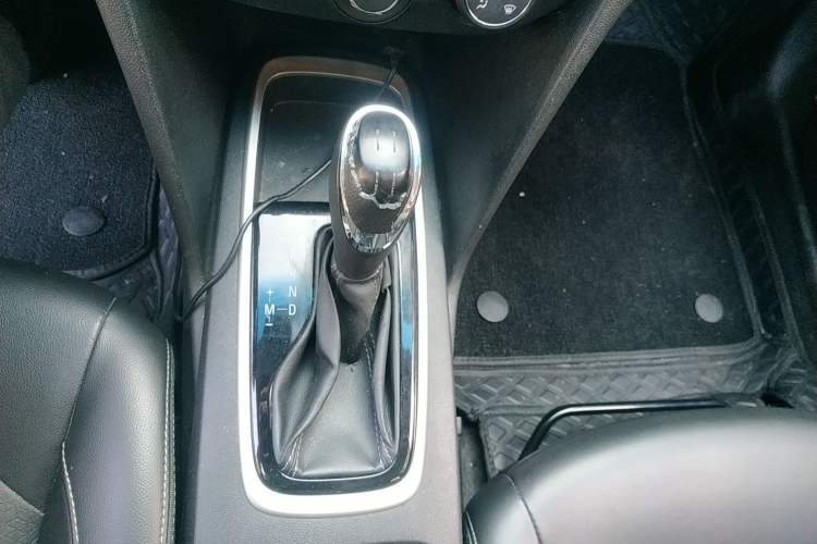 Used Chevrolet Cavalier 2016 1.5L Automatic Xinyue Edition Gear Lever