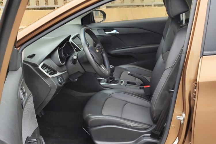 Used Chevrolet Cavalier 2016 1.5L Manual Xinyue Edition Interior 2