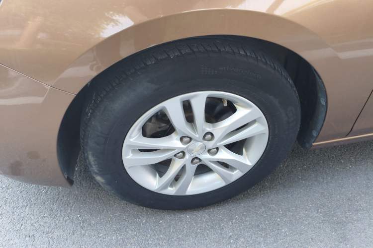 Used Chevrolet Cavalier 2016 1.5L Manual Xinyue Edition Left Front Wheel Hub