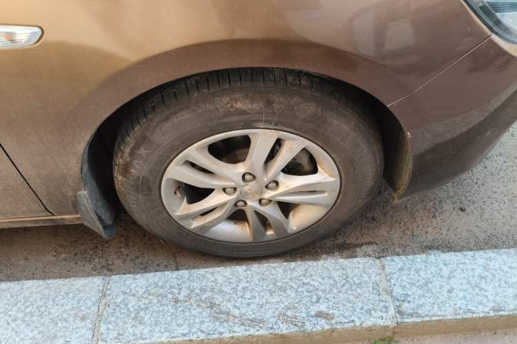Used Chevrolet Cavalier 2016 1.5L Automatic Xinyue Edition Right Front Wheel Hub