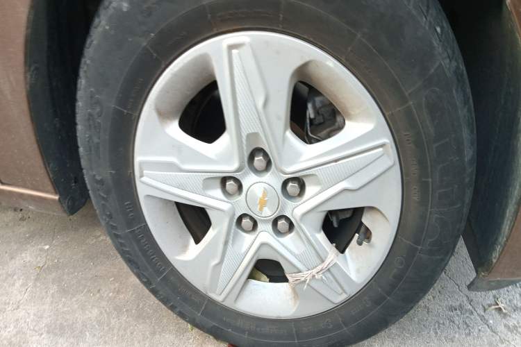 Used Chevrolet Cavalier 2016 1.5L Manual Enjoyment Edition Right Front Wheel Hub
