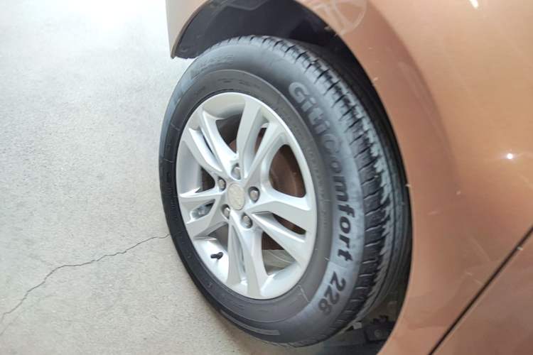 Used Chevrolet Cavalier 2016 1.5L Manual Enjoyment Edition Right Rear Wheel Hub