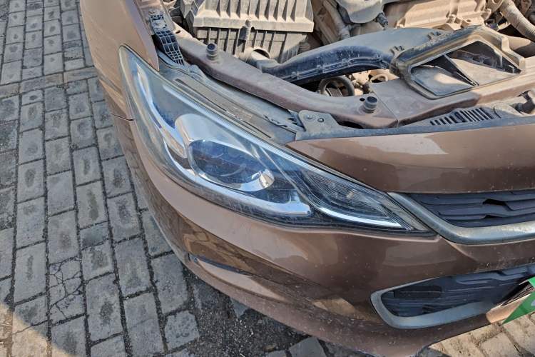 Used Chevrolet Cavalier 2016 1.5L Manual Xinyue Edition Right Front Headlight