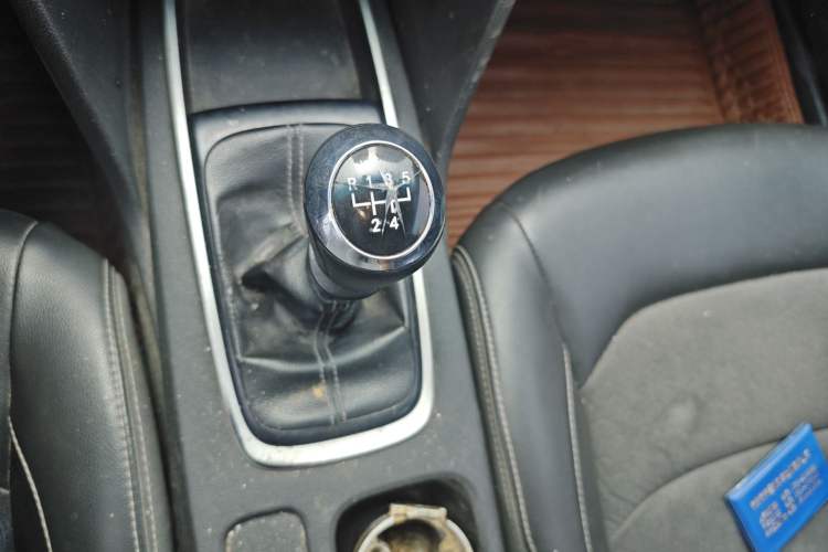 Used Chevrolet Cavalier 2016 1.5L Manual Xinyue Edition Gear Lever