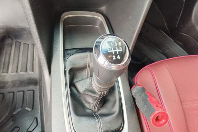 Used Chevrolet Cavalier 2016 1.5L Manual Xinyue Edition Gear Lever